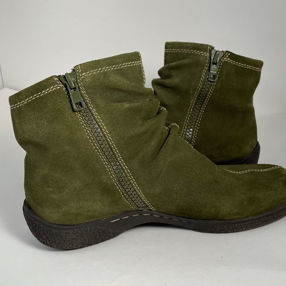 Baretraps Green Ankle Women’s Boots Size 6M